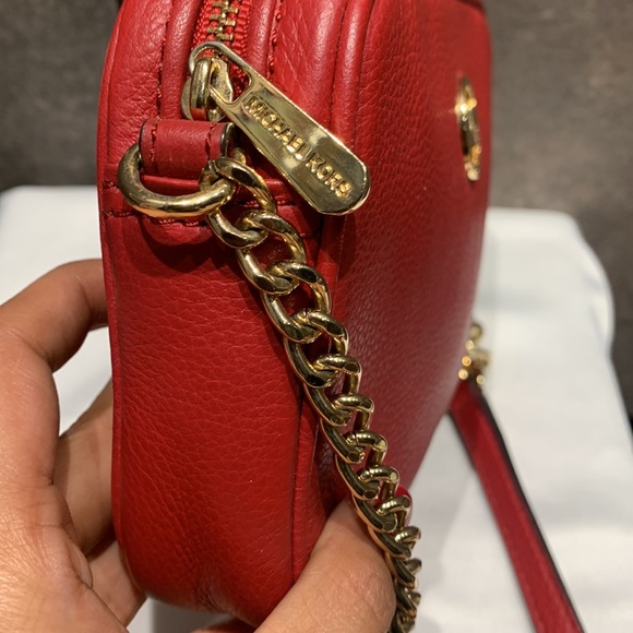 **SOLD OUT**Authentic Michael Kors Crossbody bag - Picture 4 of 6